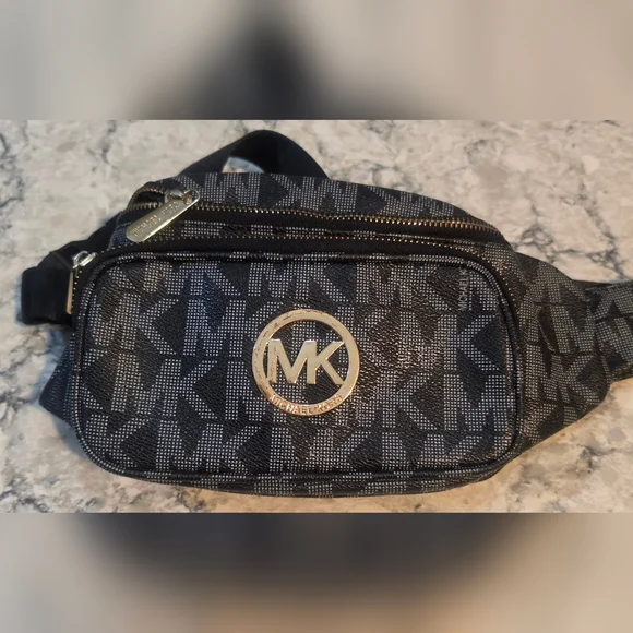 Michael Kors Black Signature MK Belt Bag with Gold Logo - Picture 1 of 12